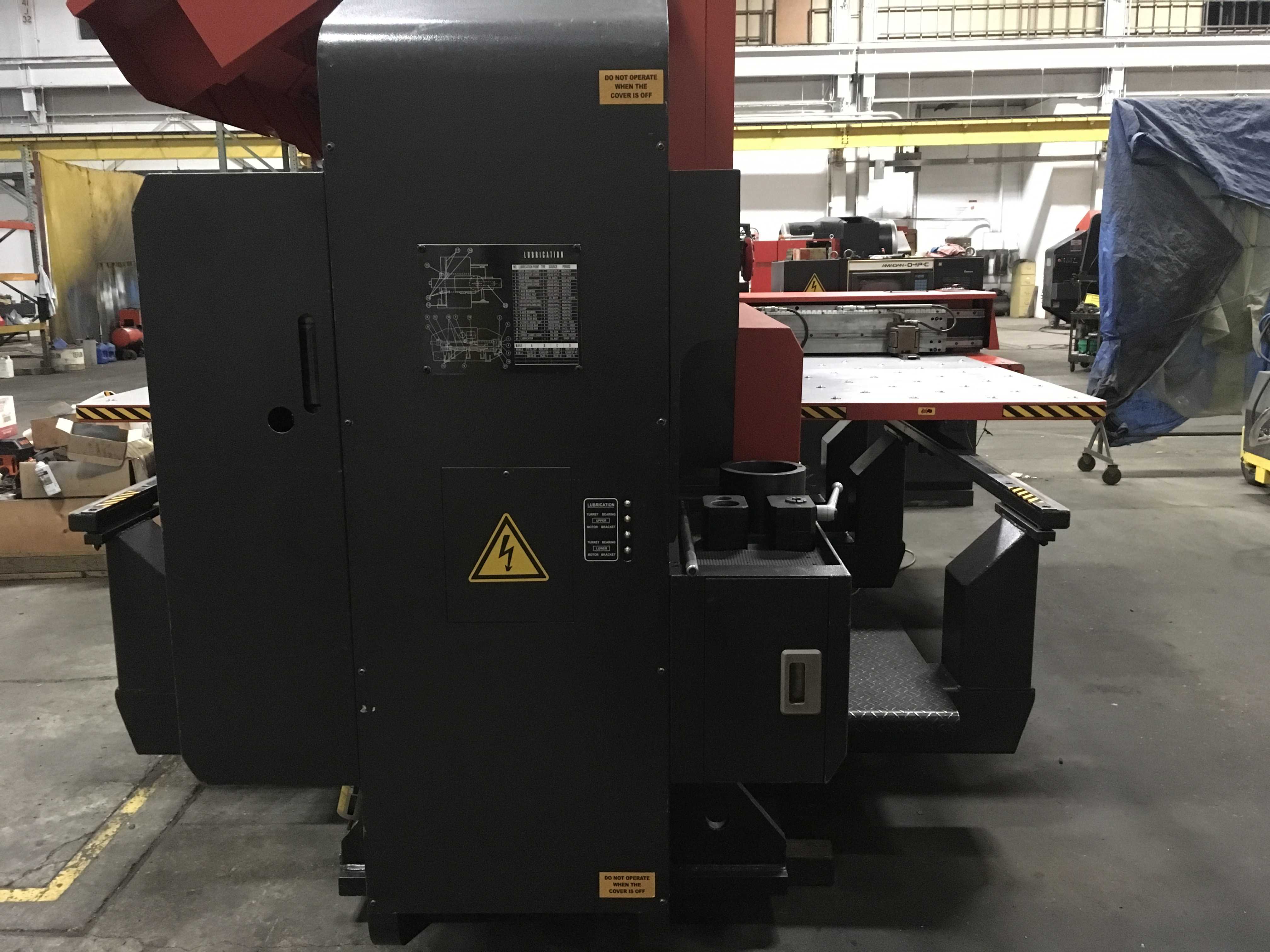 Amada Coma 567 (1989)