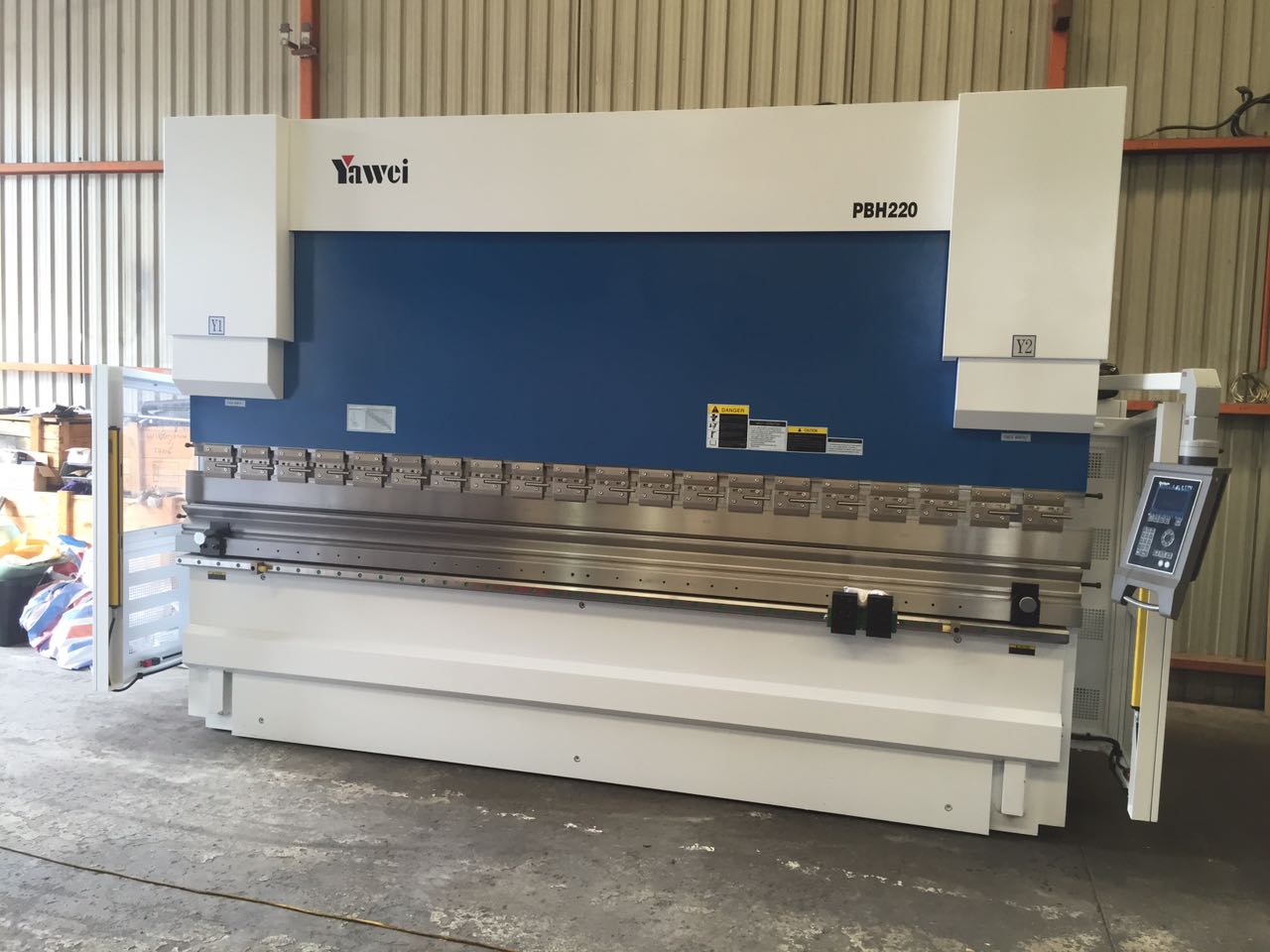 Yawei PBHS220-4100 CNC5 Synchro Pressbrake