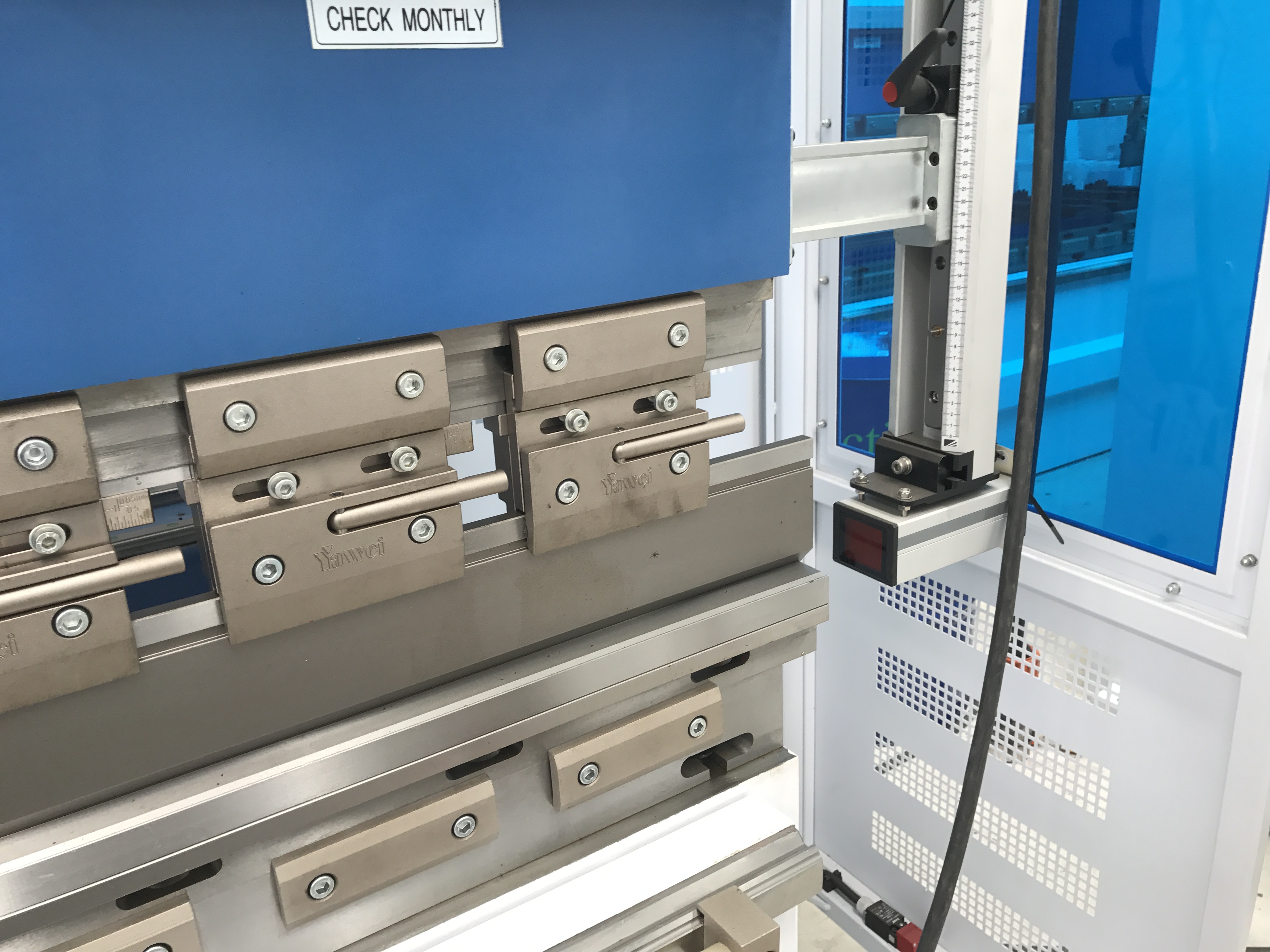 YAWEI PBH 110-3100 CNC5 Synchro Pressbrake