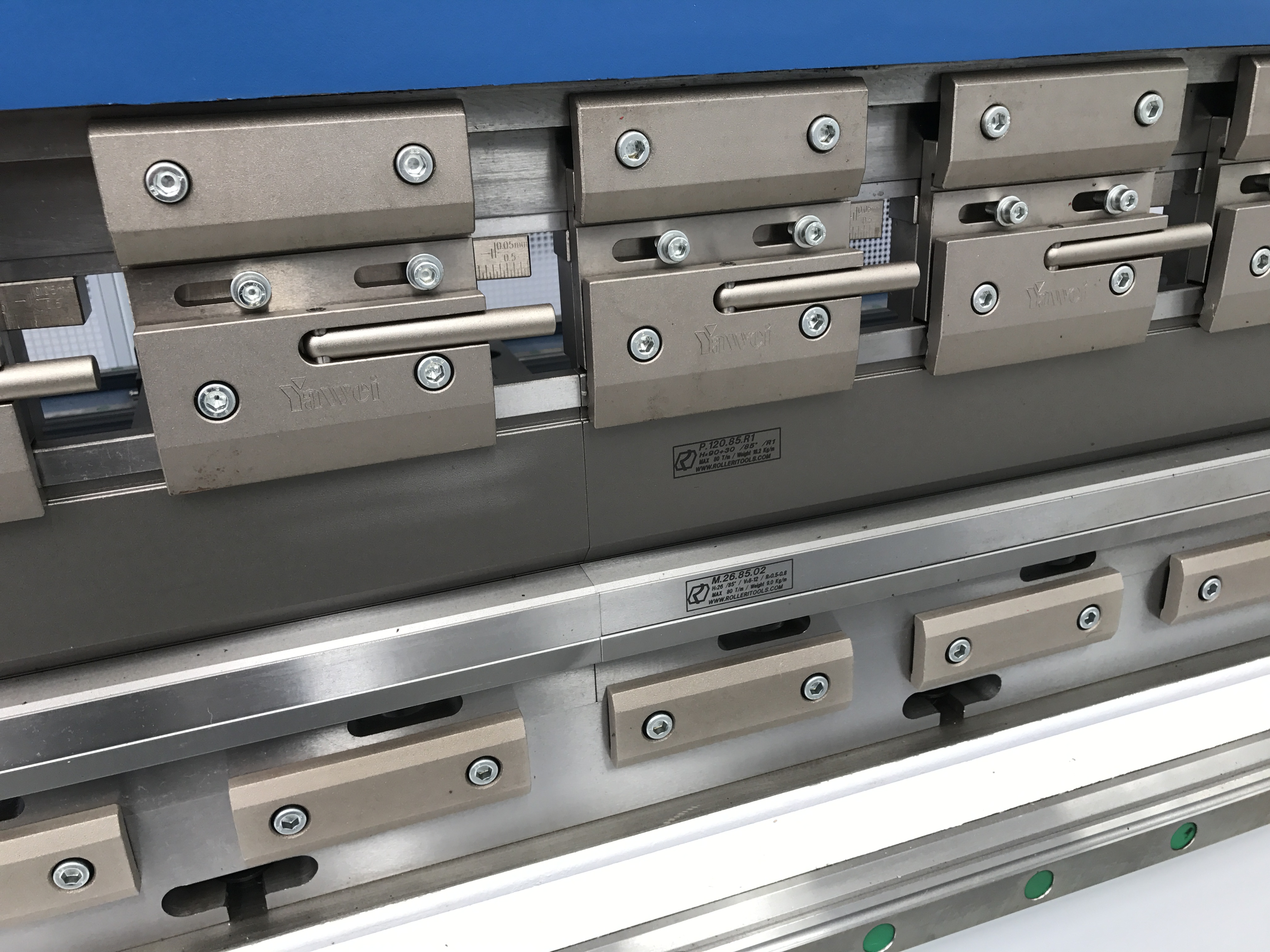 YAWEI PBH 110-3100 CNC5 Synchro Pressbrake